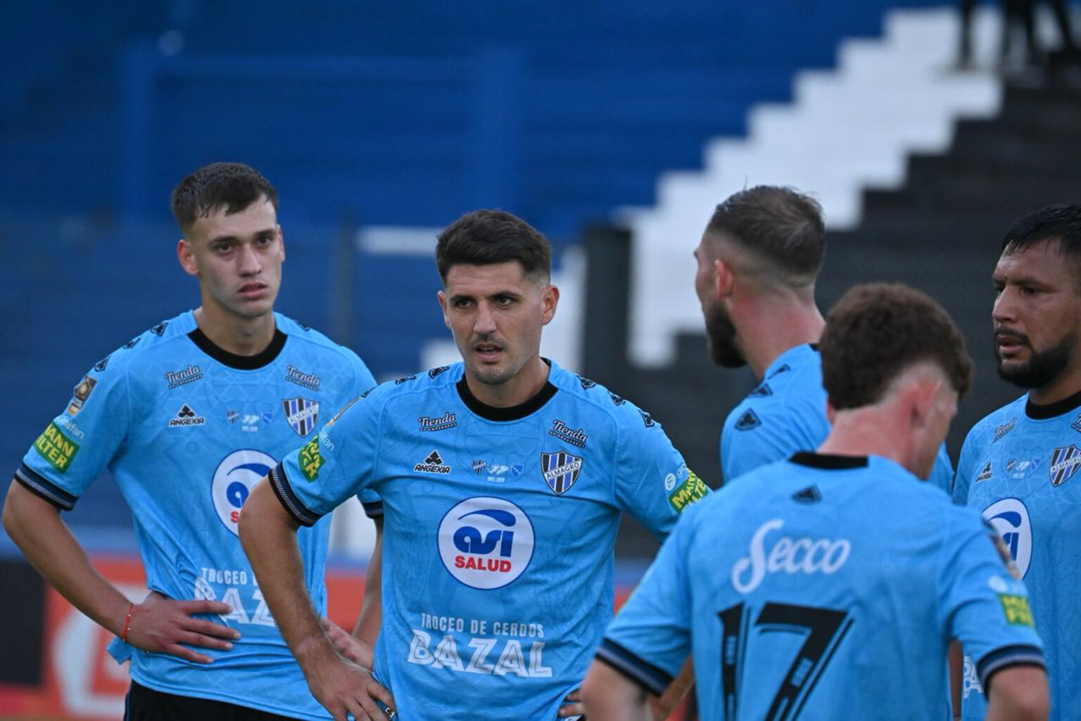 F9 – Complicado partido en casa.