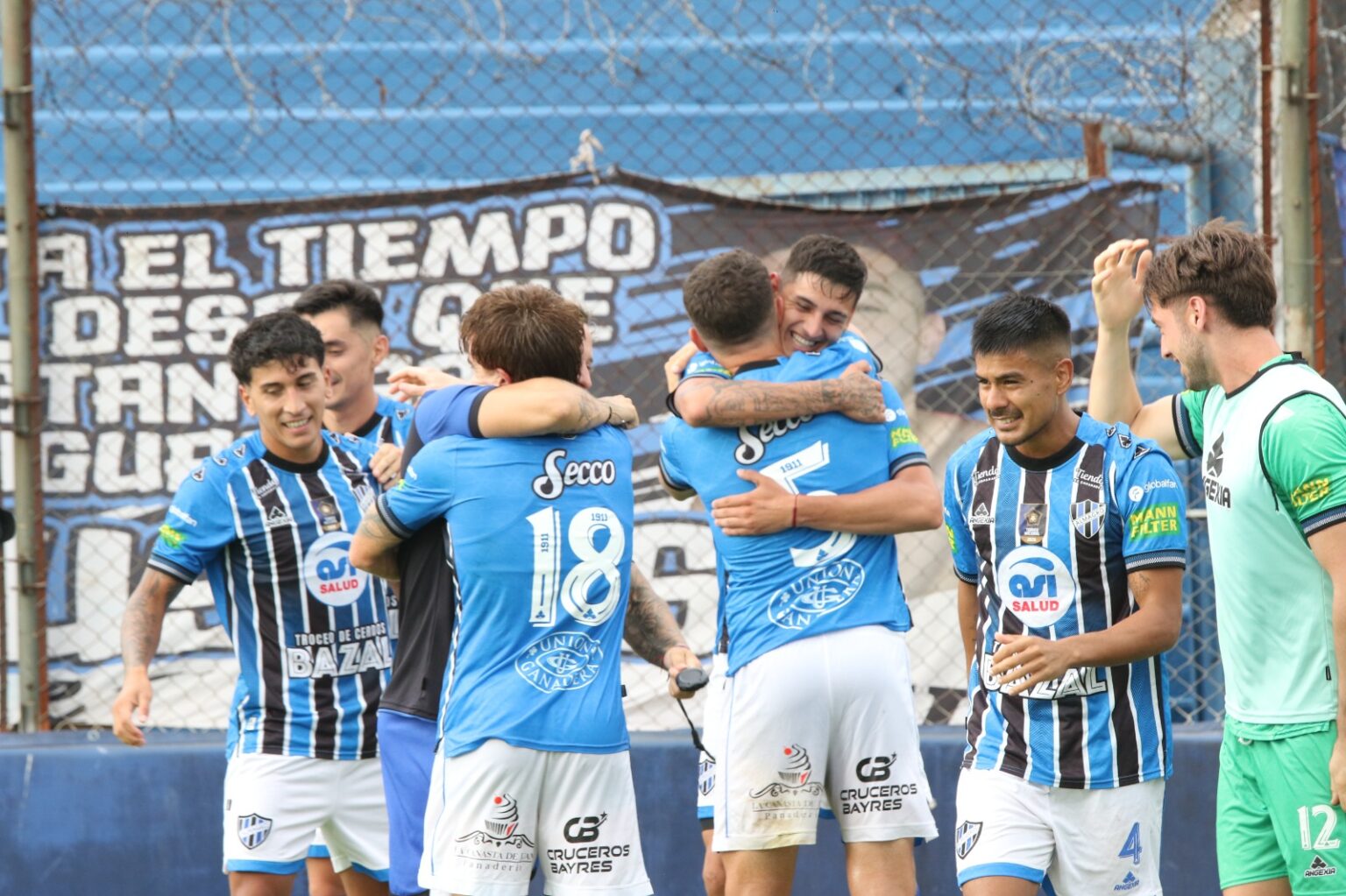 F7 – Otros tres puntos en casa.
